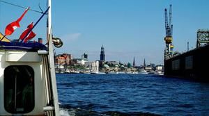 Kirchentagstipp: Mit dem Ausflugsschiff durch den Hafen die Elbe flussaufwärts - Foto: Filmförderung Hamburg Schleswig-Holstein - Copyright: Filmförderung Hamburg Schleswig-Holstein