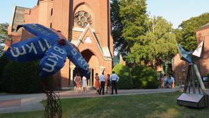 Ausstellung Arte suste Mobile - Kunst trifft Nachhaltigkeit in der ev.-luth. Kirche in Hamburg-Blankenese - Foto: Mechthild Klein - Copyright: Mechthild Klein