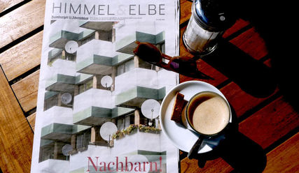 Lesevergnügen: die aktuelle Ausgabe von 'Himmel & Elbe'  - Copyright: kirche-hamburg.de