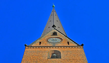 Unangetastet bleiben die Hauptkirchen wie St. Petri an der Mönckebergstraße - Copyright: fotolia