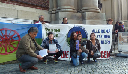 Die Besetzer fordern Bleiberecht für Roma in Deutschland - Copyright: Sabine Henning/kirche-hamburg.de