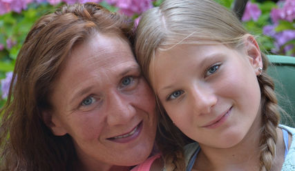 Ulrike Berg mit ihrer Tochter - Copyright: privat