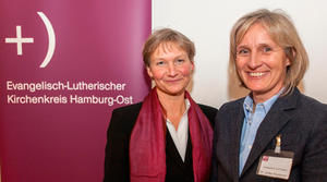 Pröpstin und Hauptpastorin Ulrike Murmann (rechts) mit Bischöfin Kirsten Fehrs - Foto: Tobias Bohl - Copyright: Tobias Bohl