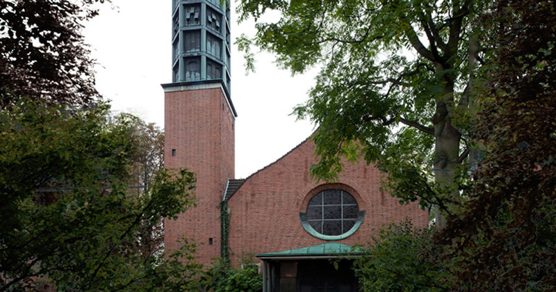 Die Kreuzkirche an der Billstedter Hauptstraße wurde 1953 erbaut