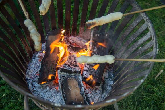 Stockbrot am Feuer