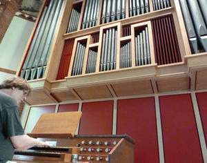 Friedemann Kannengießer an der Orgel in der Christuskirche in Eimsbüttel - Archivbild - Copyright: Mechthild Klein