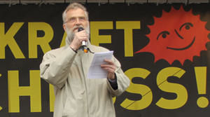 Propst Jürgen F. Bollmann bei der Abschlusskundgebung am Hafen  Foto: Klaus Gaeth. - Copyright: Klaus Gaeth