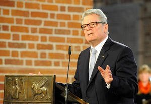 Bundespräsident Joachim Gauck im Ratzeburger Dom - Copyright: Hanno Gutmann, epd-Bild