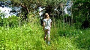 Die Kinder erobern sich den Garten, Foto: Sabine Henning