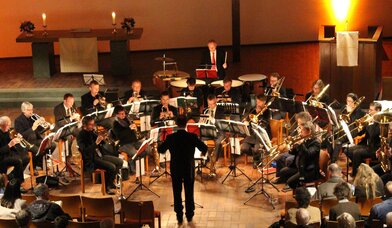 Der Posaunenchor Harburg bei der letzten Abendmusik vor dem 1. Advent - Copyright: Stefan Henatsch