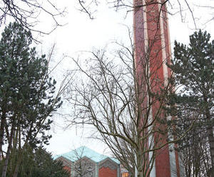 Die ehemalige ev. Kirche soll bis Oktober zur Moschee umgebaut werden - Copyright: Stephan Wallocha, epd