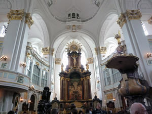 Barocke Innenausstattung im Hamburger Michel - Copyright: Mechthild Klein