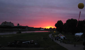 Abendhimmel am Abend des ersten Kirchentag-Tages  Foto: Monika Rulfs. - Copyright: Monika Rulfs