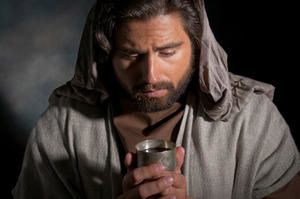 Jesusdarsteller mit Kelch - Copyright: Kevin Schreiber, istockphoto