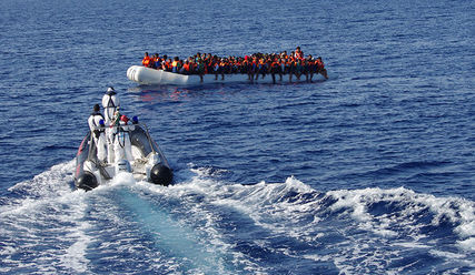 Helfer der Organisation 'Sea-Eye' beim Rettungseinsatz im Mittelmeer - Copyright: © sea-eye.org