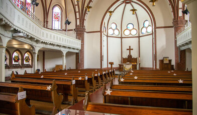 Innenansicht der Kreuzkirche Wandsbek  - Copyright: Karen Diehn